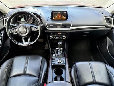2018 Mazda Mazda3 Touring   - Photo 2 - Sandy, UT 84070