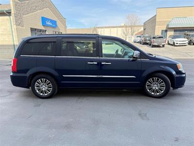 2013 Chrysler Town & Country Touring-L   - Photo 13 - Sandy, UT 84070