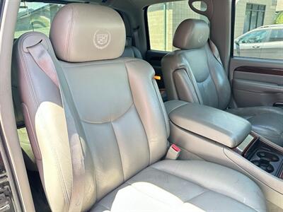 2003 Cadillac Escalade   - Photo 12 - Sandy, UT 84070