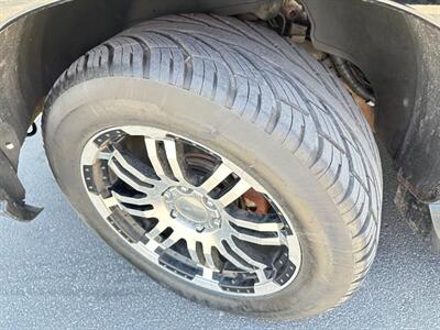 2003 Cadillac Escalade   - Photo 17 - Sandy, UT 84070