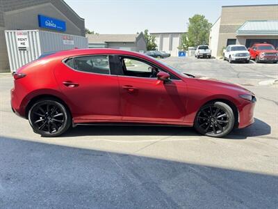 2019 Mazda Mazda3 Hatchback Premium   - Photo 11 - Sandy, UT 84070