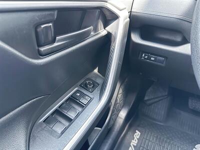 2020 Toyota RAV4 Hybrid LE - Photo 15 - Sandy, UT 84070