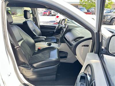 2019 Dodge Grand Caravan SXT   - Photo 12 - Sandy, UT 84070