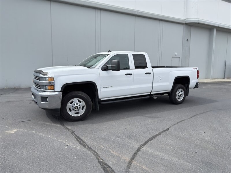 White 2015 Chevrolet Silverado 2500HD Pickup Truck Four-Wheel Drive 6-Speed Automatic