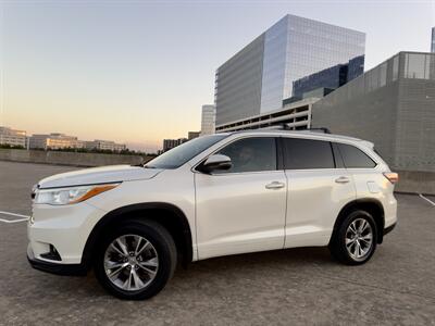 2014 Toyota Highlander XLE   - Photo 2 - Austin, TX 78752