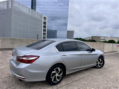 2017 Honda Accord LX   - Photo 5 - Austin, TX 78752