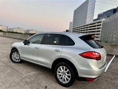 2013 Porsche Cayenne S   - Photo 5 - Austin, TX 78752