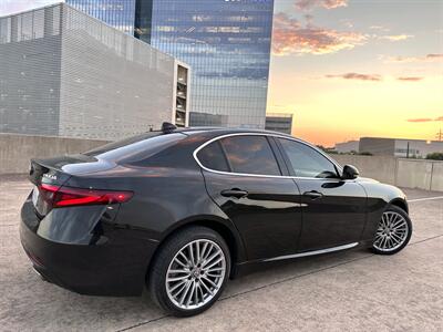 2017 Alfa Romeo Giulia AWD   - Photo 5 - Austin, TX 78752