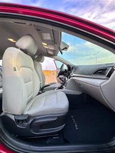 2017 Hyundai ELANTRA SE   - Photo 9 - Austin, TX 78752