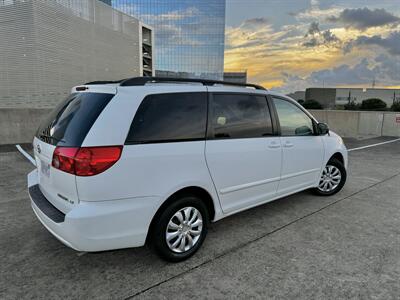 2010 Toyota Sienna CE 7-Passenger   - Photo 6 - Austin, TX 78752