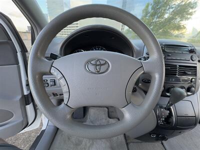 2010 Toyota Sienna CE 7-Passenger   - Photo 26 - Austin, TX 78752