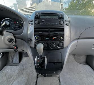 2010 Toyota Sienna CE 7-Passenger   - Photo 23 - Austin, TX 78752