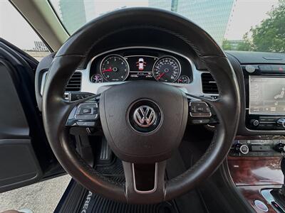 2012 Volkswagen Touareg TDI Sport W/NA   - Photo 40 - Austin, TX 78752