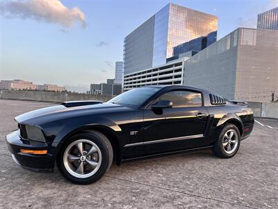 2005 Ford Mustang GT Deluxe   - Photo 2 - Austin, TX 78752