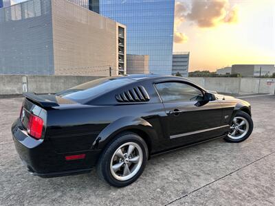 2005 Ford Mustang GT Deluxe   - Photo 5 - Austin, TX 78752