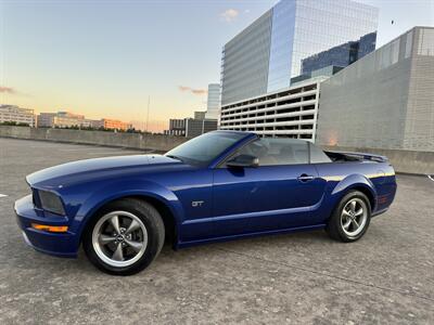 2005 Ford Mustang GT Deluxe   - Photo 2 - Austin, TX 78752