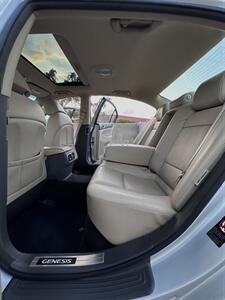 2012 Hyundai Genesis 4.6L V8   - Photo 15 - Austin, TX 78752