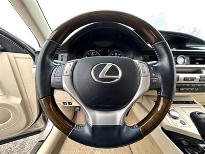 2013 Lexus ES 350   - Photo 24 - Austin, TX 78752