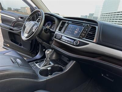 2015 Toyota Highlander XLE   - Photo 22 - Austin, TX 78752