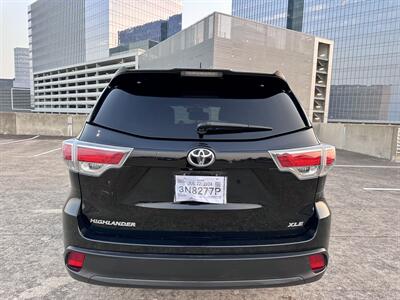 2015 Toyota Highlander XLE   - Photo 9 - Austin, TX 78752