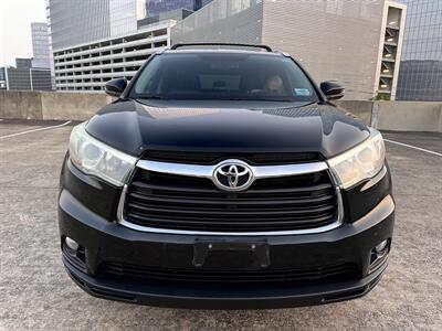 2015 Toyota Highlander XLE   - Photo 10 - Austin, TX 78752