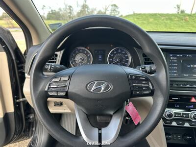 2020 Hyundai ELANTRA SEL   - Photo 10 - Monroe, LA 71201