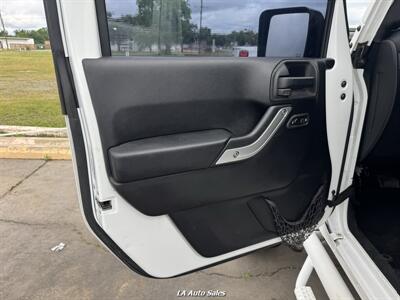 2015 Jeep Wrangler Unlimited Sahara   - Photo 15 - Monroe, LA 71201