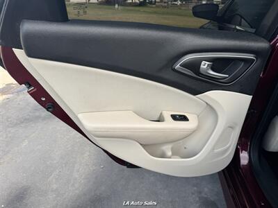 2015 Chrysler 200 Limited - Photo 11 - Monroe, LA 71201