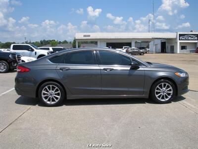 2017 Ford Fusion SE   - Photo 2 - Monroe, LA 71201