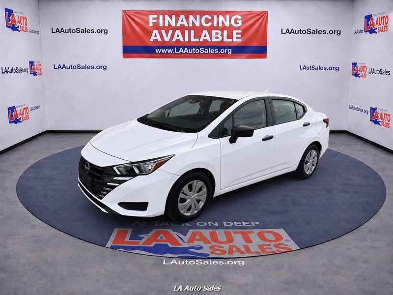 2023 Nissan Versa 1.6 S CVT's photo