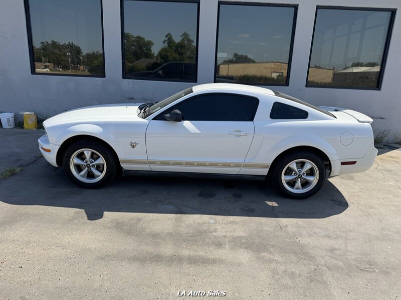 2009 Ford Mustang V6 Deluxe  