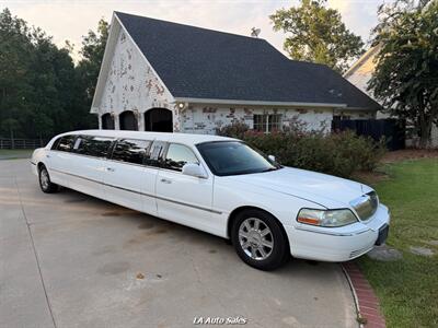 2011 Lincoln Town Car Executive - Photo 1 - Monroe, LA 71201
