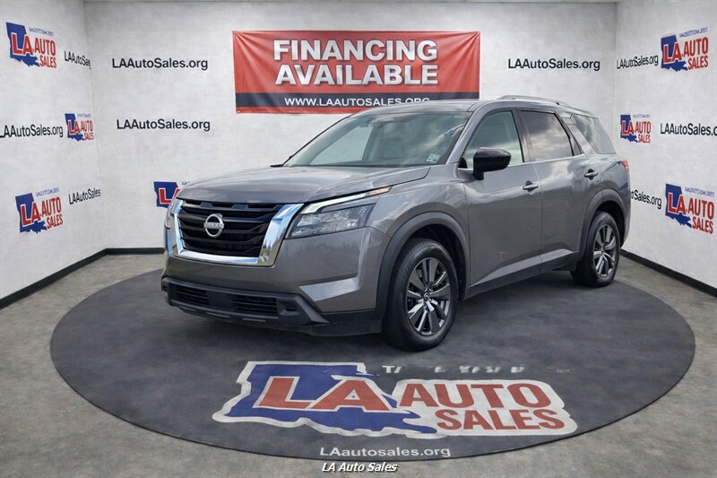 2023 Nissan Pathfinder S  