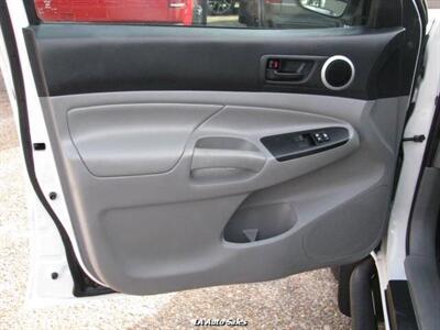 2015 Toyota Tacoma PreRunner V6 4x2 4dr Access Cab 6.1 ft SB 5A - Photo 16 - Monroe, LA 71201