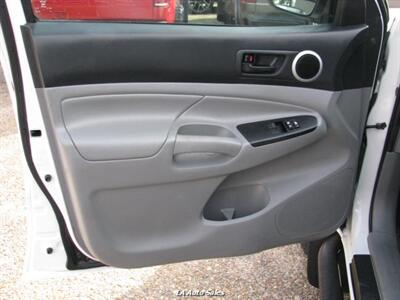 2015 Toyota Tacoma PreRunner V6 SR5   - Photo 17 - Monroe, LA 71201