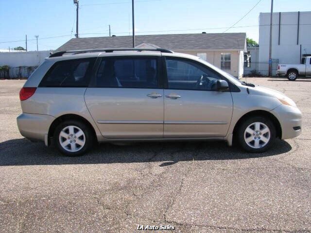 2006 Toyota Sienna LE 7 Passenger 4dr Mini Van  
