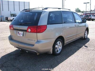 2006 Toyota Sienna LE 7 Passenger 4dr Mini Van   - Photo 3 - Monroe, LA 71201