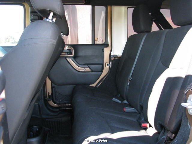 2015 Jeep Wrangler Unlimited Sport photo 11