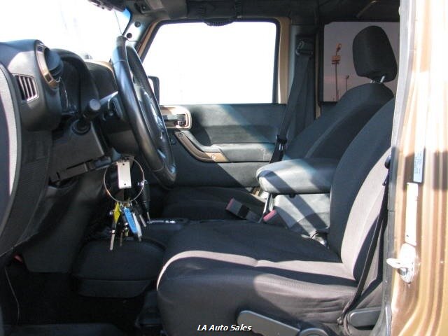 2015 Jeep Wrangler Unlimited Sport photo 14