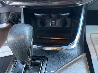 2013 Toyota Avalon XLE   - Photo 12 - Monroe, LA 71201