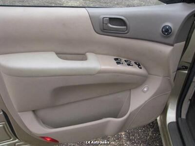 2011 Kia Sedona LX 4dr Mini Van LWB   - Photo 16 - Monroe, LA 71201