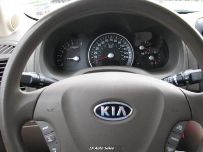 2011 Kia Sedona LX   - Photo 19 - West Monroe, LA 71225