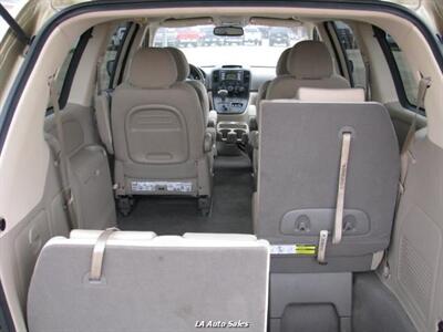 2011 Kia Sedona LX   - Photo 10 - West Monroe, LA 71225