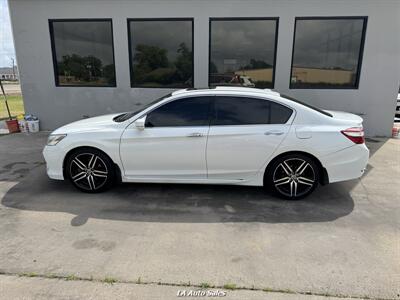 2017 Honda Accord Touring   - Photo 2 - Monroe, LA 71201