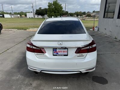 2017 Honda Accord Touring   - Photo 4 - Monroe, LA 71201