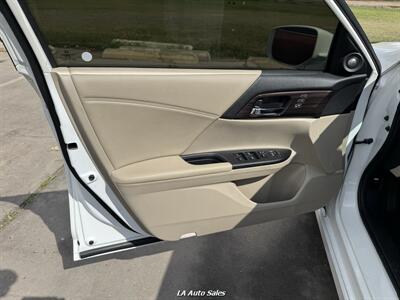 2017 Honda Accord Touring   - Photo 16 - Monroe, LA 71201