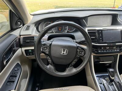 2017 Honda Accord Touring   - Photo 13 - Monroe, LA 71201