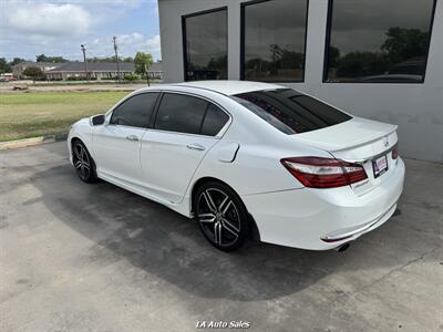 2017 Honda Accord Touring   - Photo 3 - Monroe, LA 71201