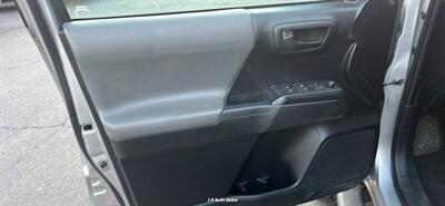 2020 Toyota Tacoma SR5 4x2 4dr Double Cab 5.0 ft SB   - Photo 15 - Monroe, LA 71201