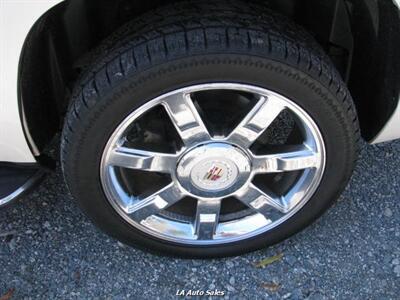 2013 Cadillac Escalade Luxury   - Photo 9 - Monroe, LA 71201